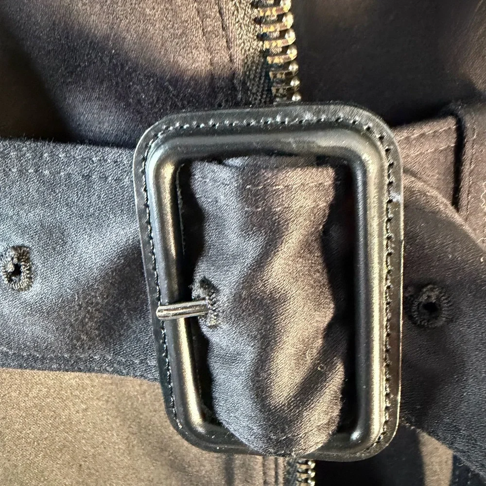 Burberry black Double-Breasted Trench Coat - Picture 11 of 13